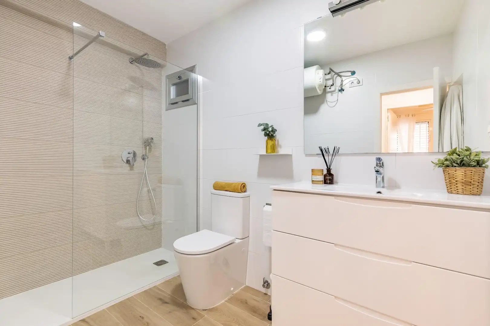 Bathroom of Flat for sale in Pobles del Sud