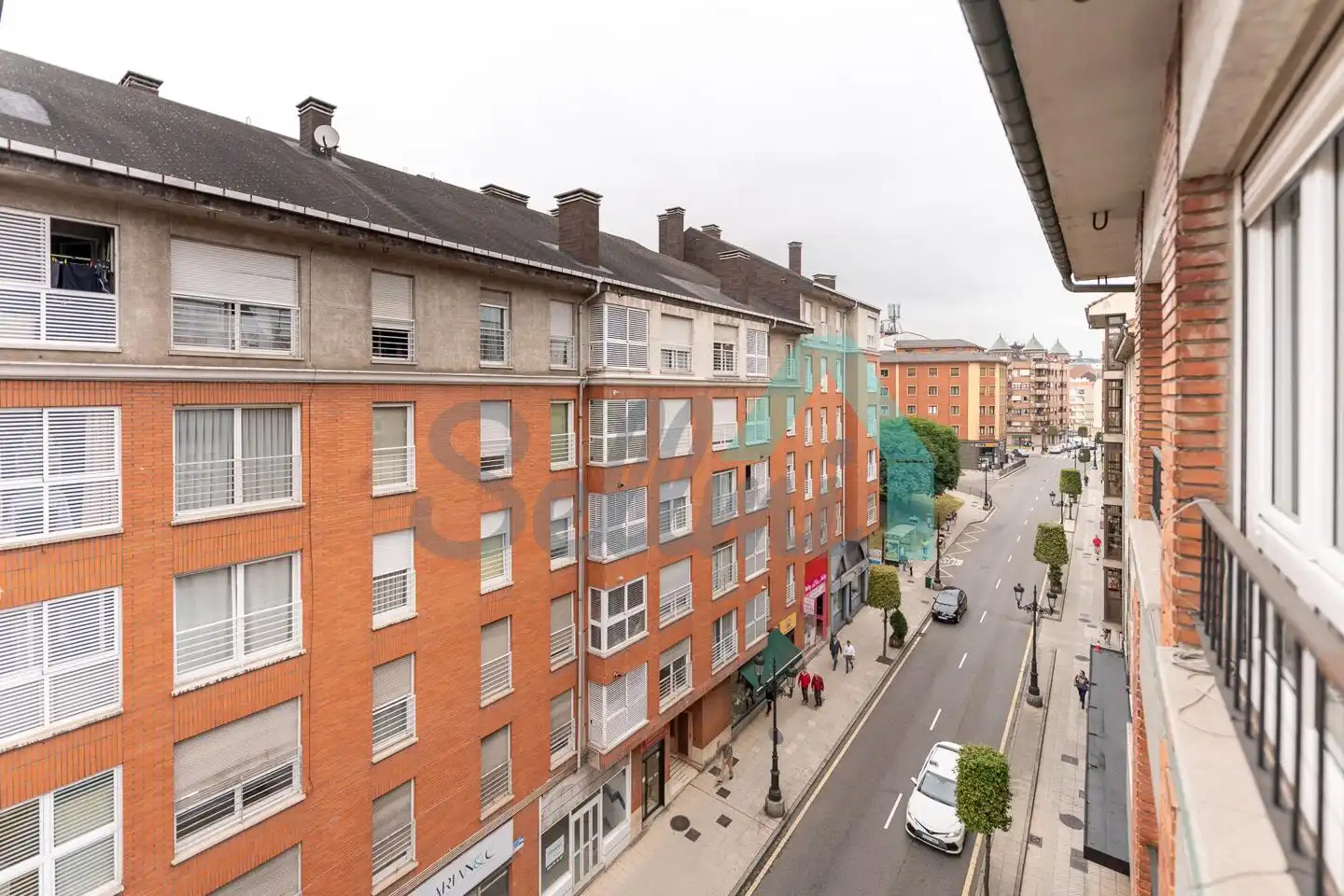 Vista exterior de Pis de lloguer en Oviedo  amb Calefacció, Parquet i Terrassa