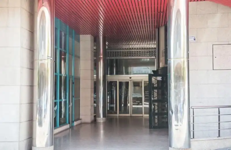 Local comercial en venta en Rúa Damas Apostólicas 17, imagen 2