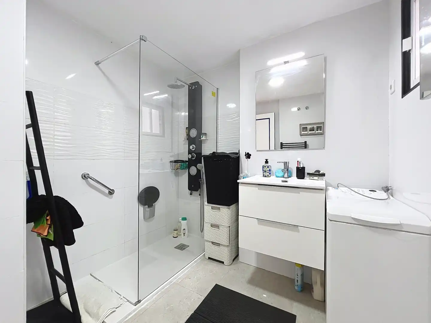 Bany de Apartament en venda en Manilva amb Aire condicionat i Moblat