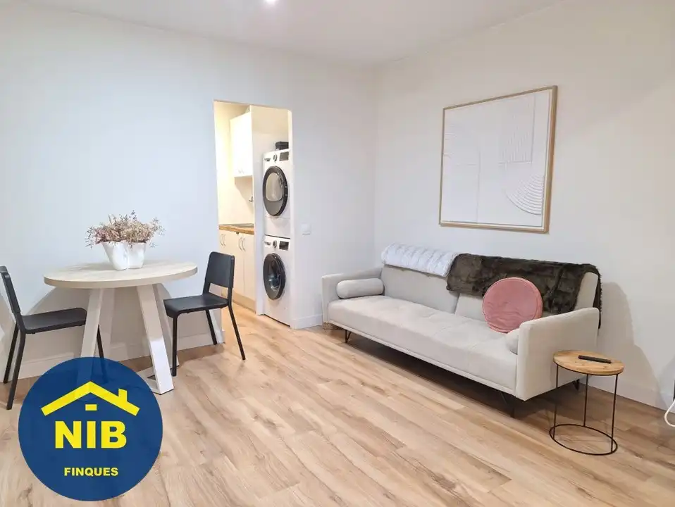 Living room of Flat for sale in Barcelona  with Parquet flooring and Storage room