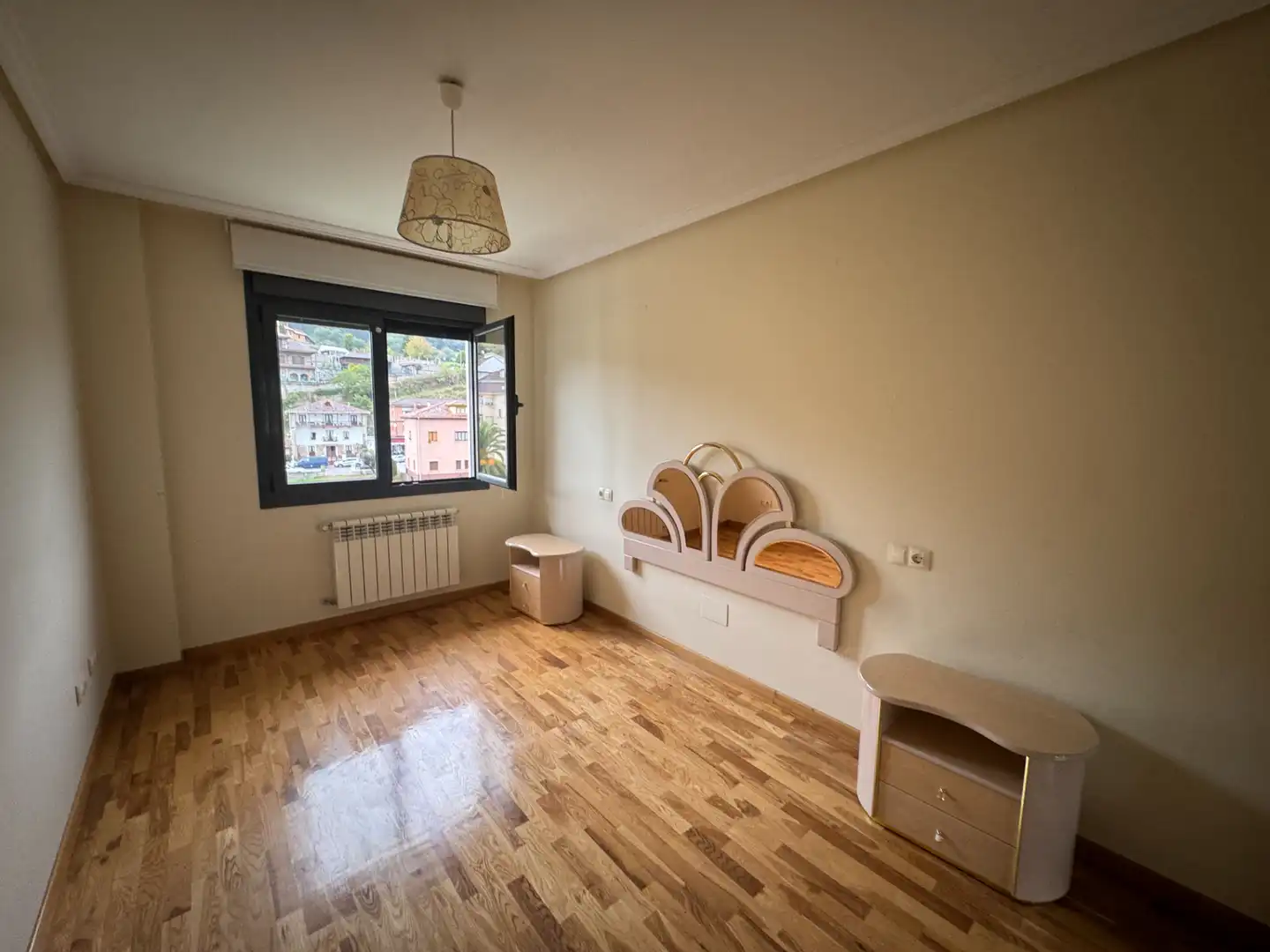 Habitación de Piso en venta en Salas, Asturias