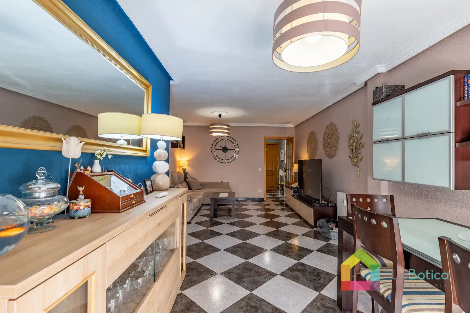 Sala de estar de Piso en venta en Olías del Rey con Aire acondicionado, Calefacción y Piscina comunitaria