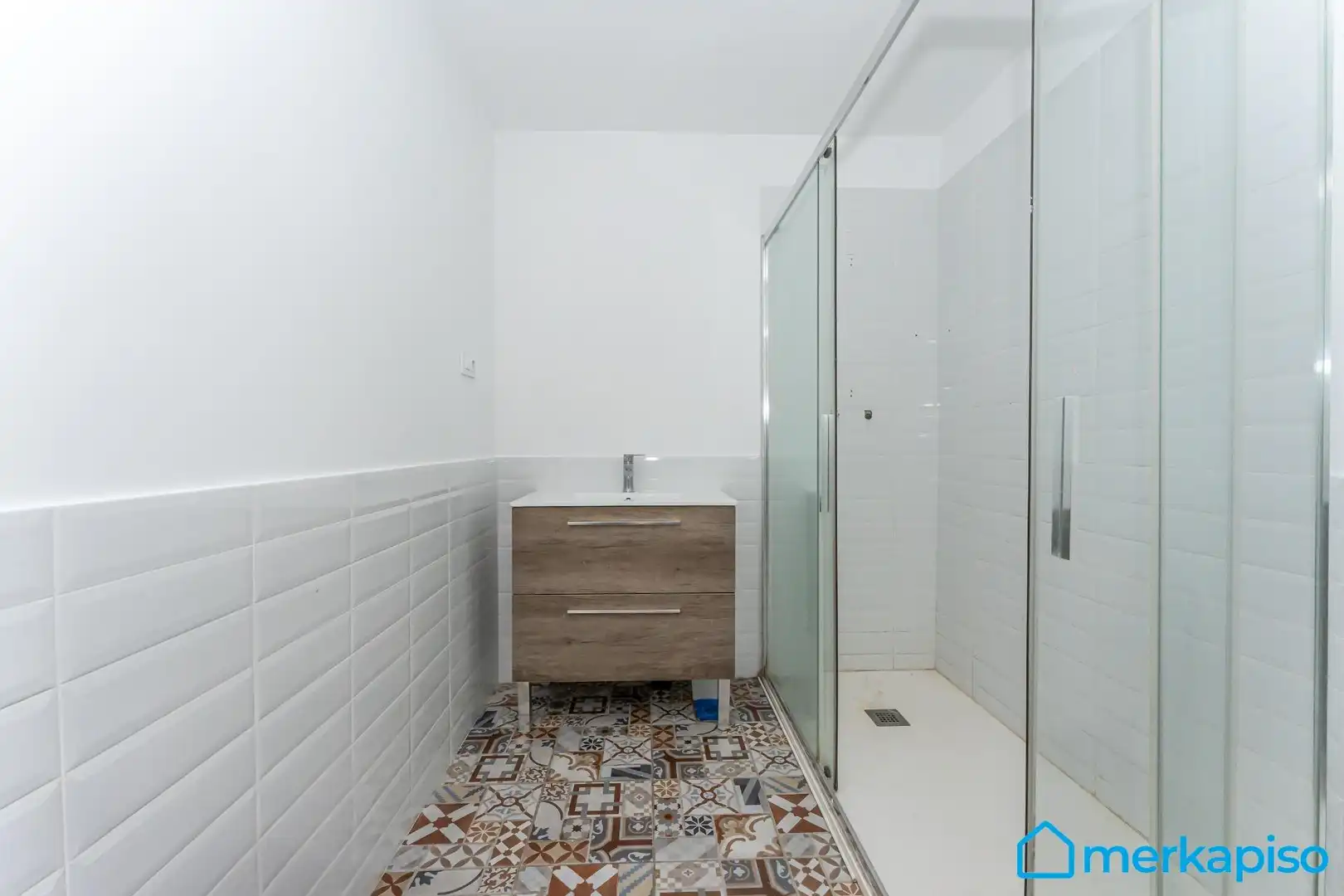 Baño de Casa adosada en venta en Sant Boi de Llobregat con Jardín privado, Parquet y Terraza