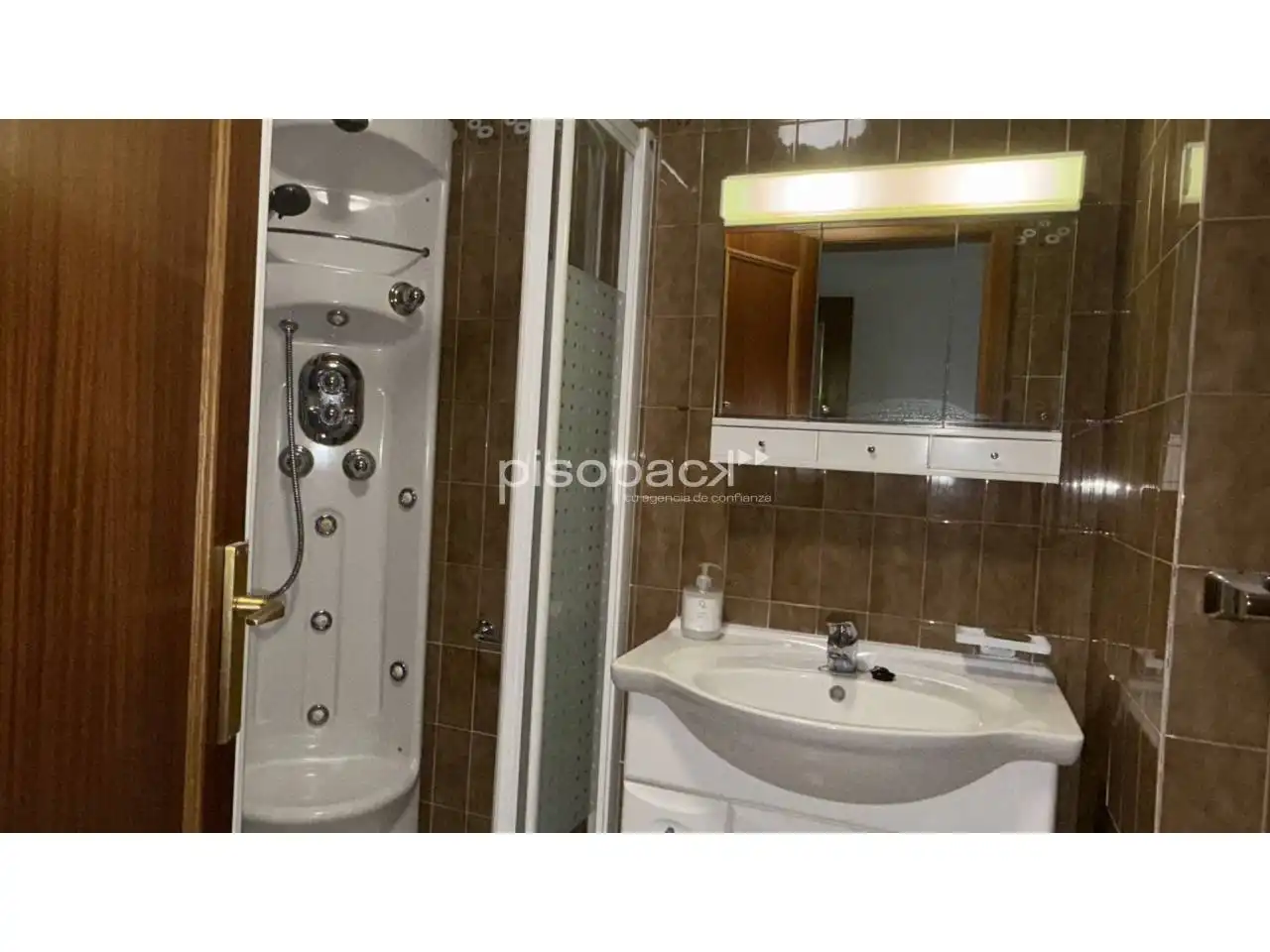 Bathroom of Flat for sale in  Pamplona / Iruña  with Heating, Parquet flooring and Terrace