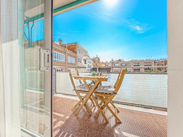 Appartamento con balcone in vendita a Carrer ENRIC GRANADOS