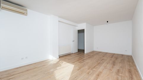 Foto 5 de Piso de alquiler en San Juan Bautista, Madrid Capital