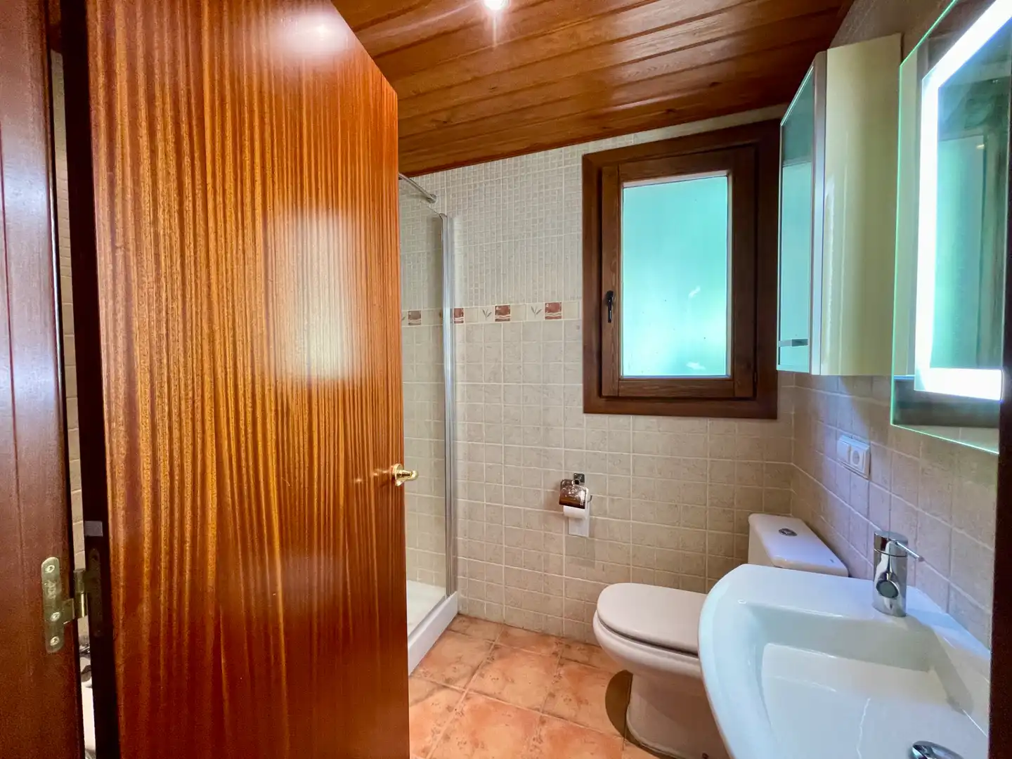 Bathroom of Duplexes for sale in Setcases  with Heating, Parquet flooring and Furnished