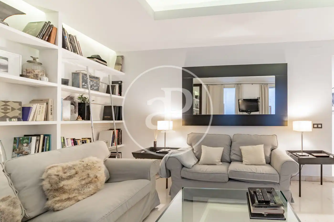 Living room of Flat for sale in Madrid  with Heating, Terrace and Furnished