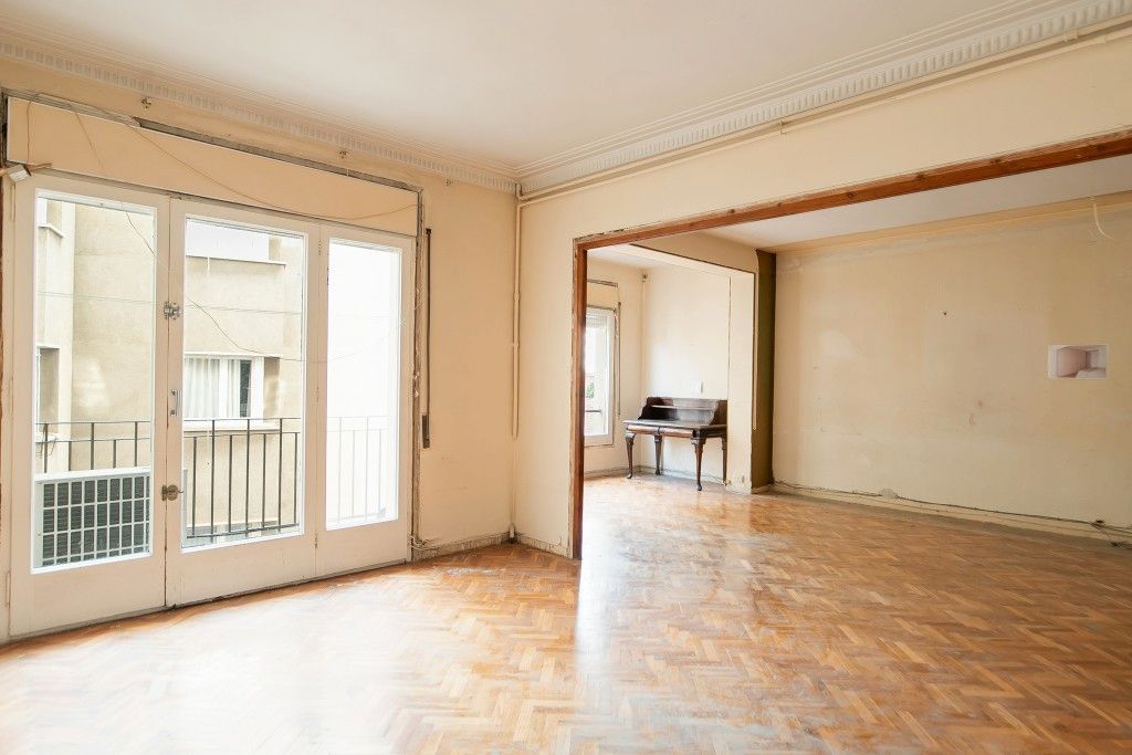 Dormitori de Apartament en venda en  Barcelona Capital amb Calefacció, Parquet i Traster