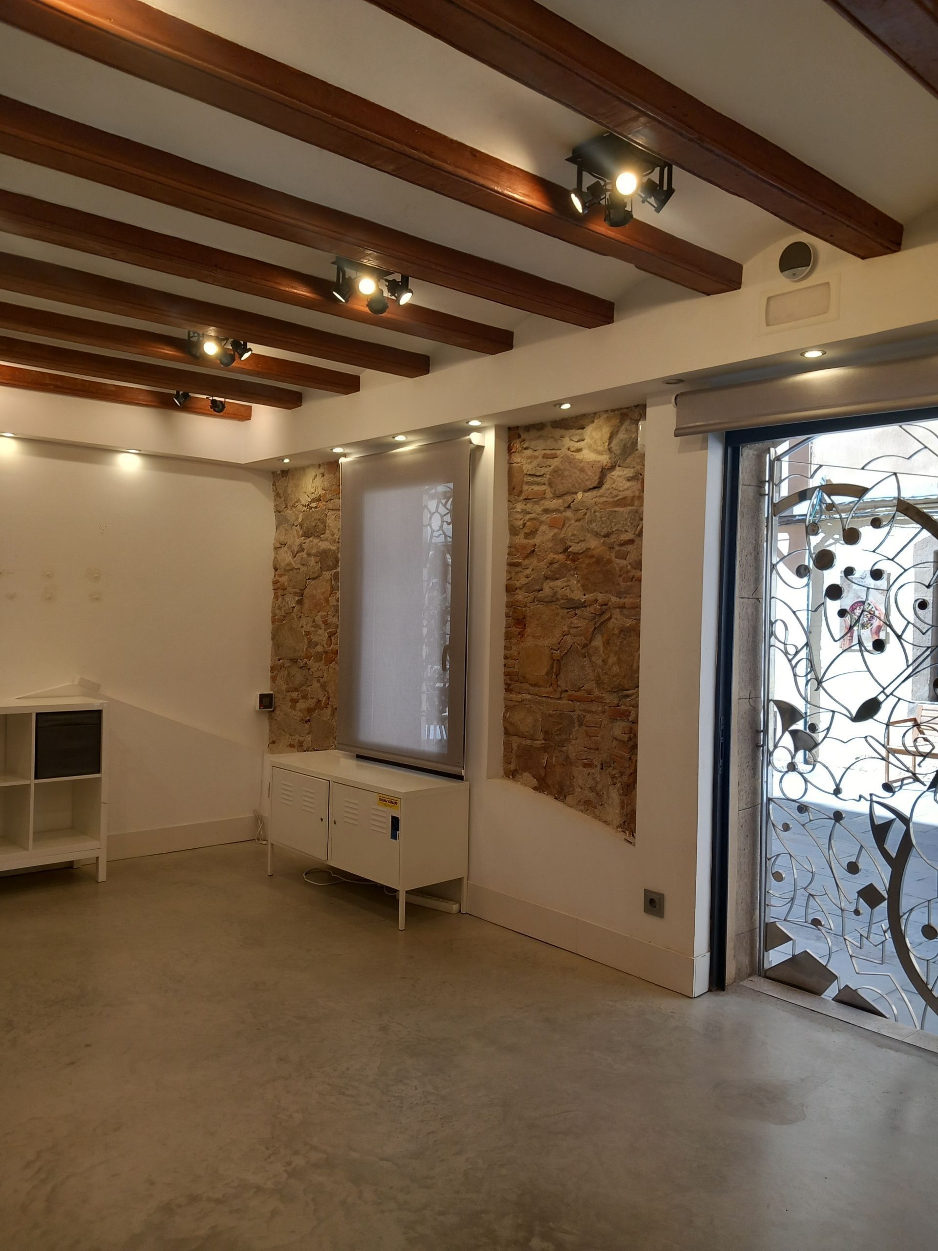 Office to rent in  Barcelona Capital  with Air Conditioner, Heating and Furnished