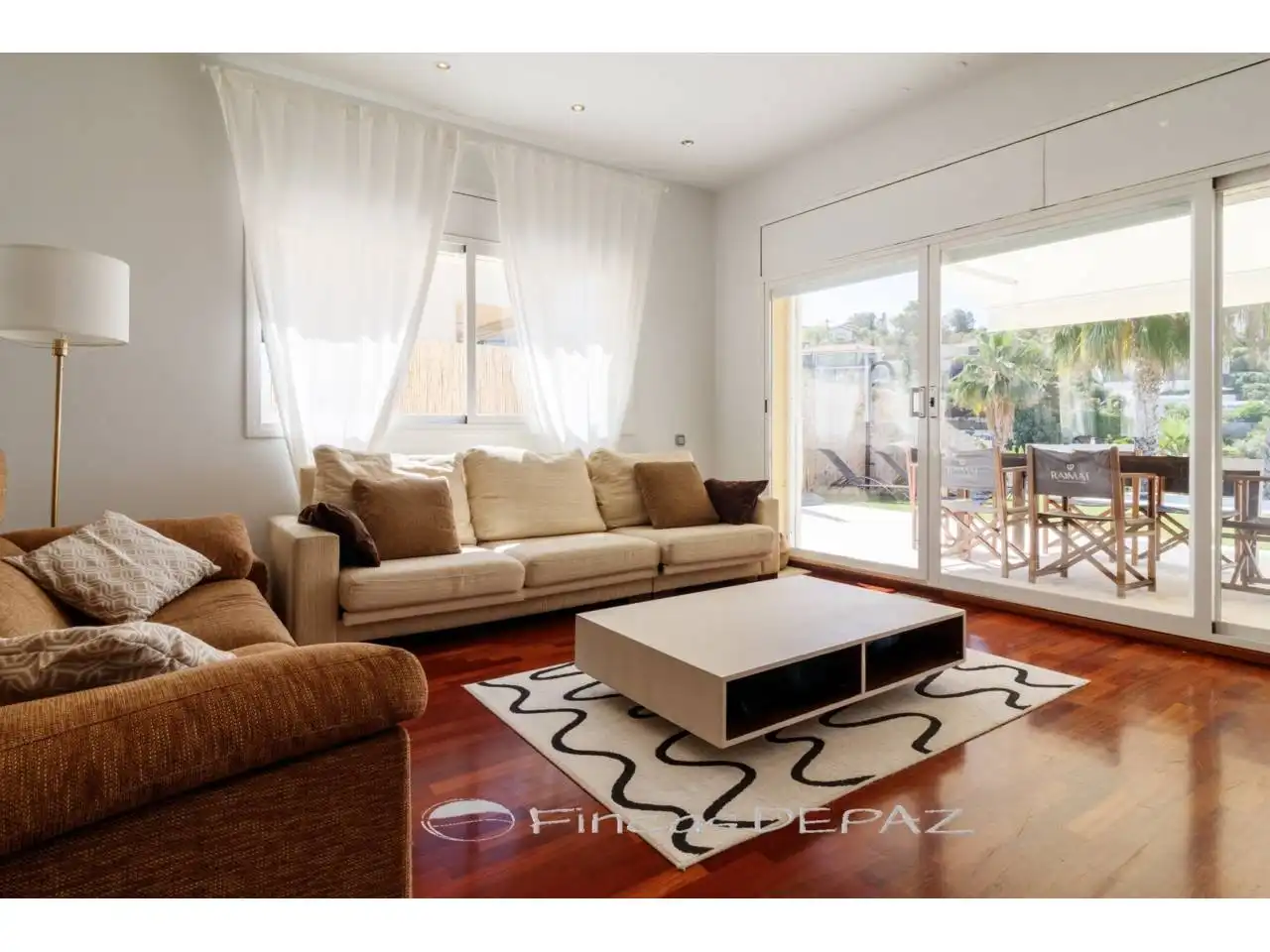 Sala de estar de Casa o chalet en venta en Sitges con Aire acondicionado, Calefacción y Parquet