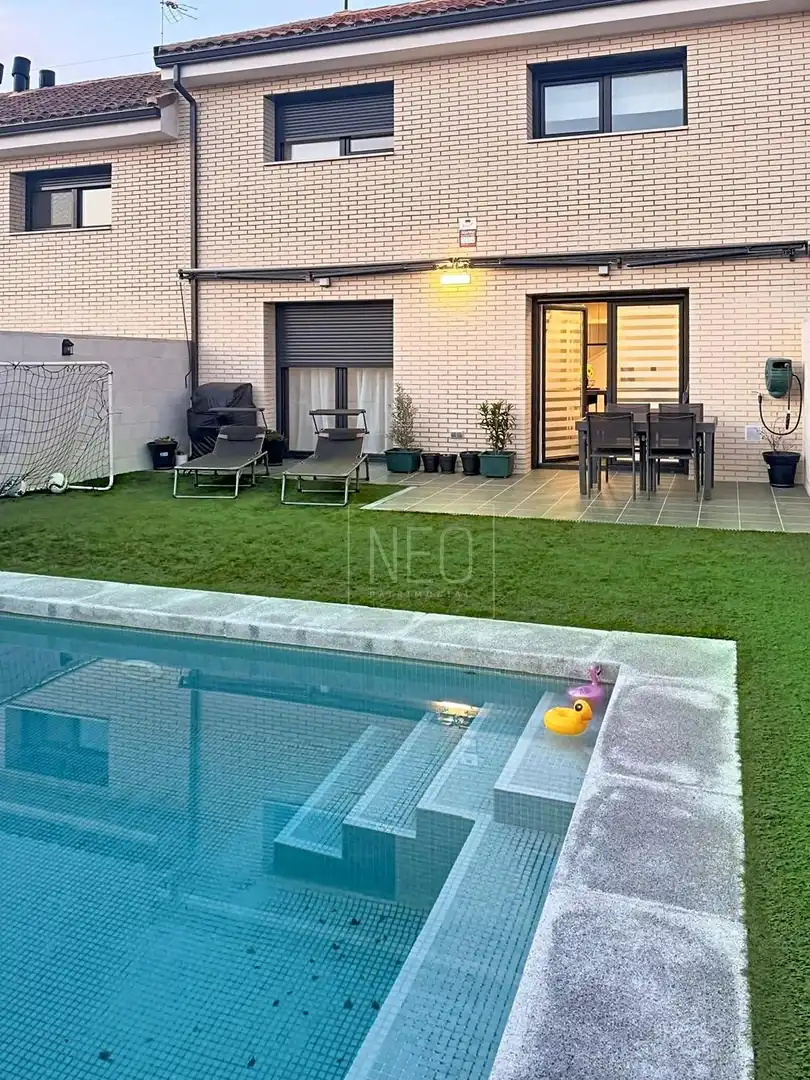 Adossat amb piscina en venda a Carranque, imagen 2