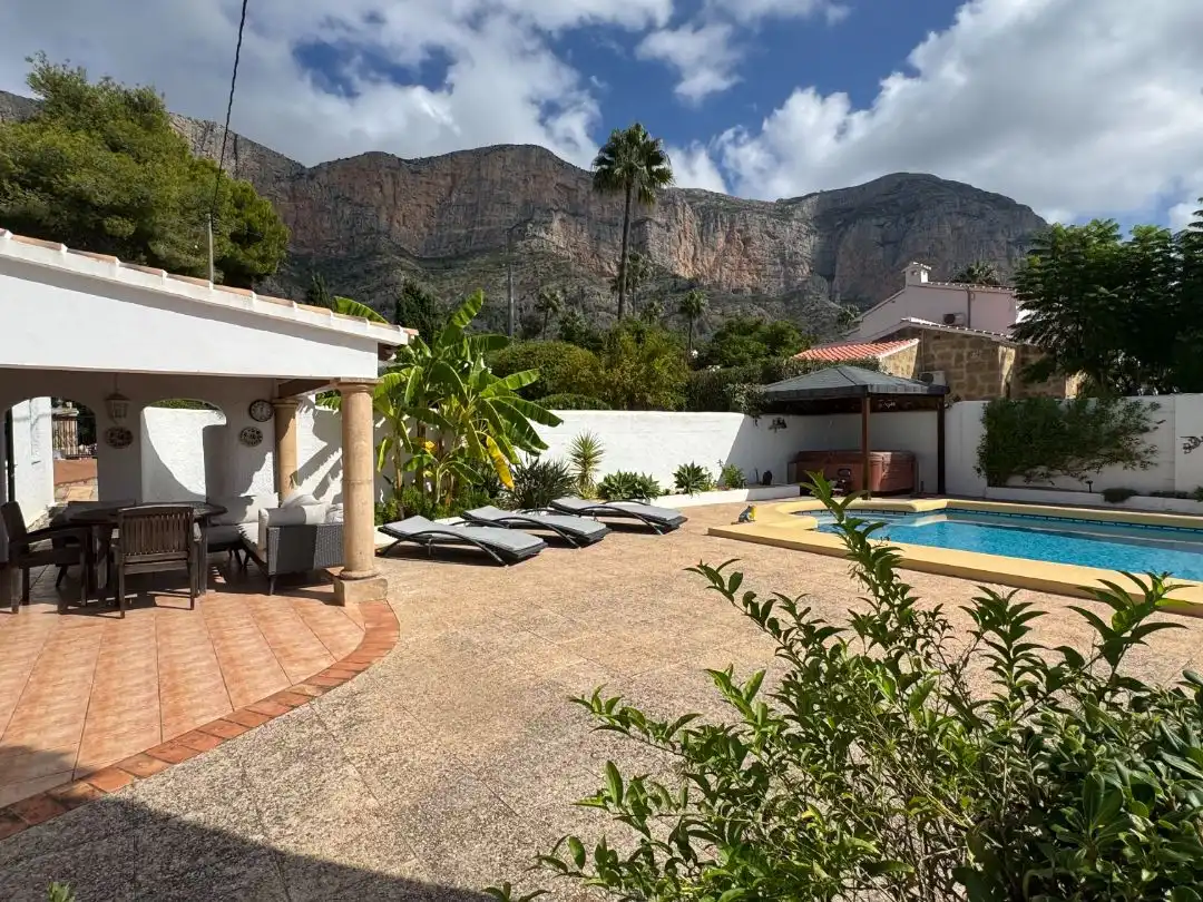 Vista exterior de Casa o chalet en venta en Montgó - Ermita