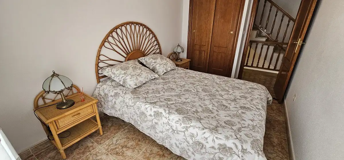 Habitación de Dúplex en venta en Orihuela con Terraza, Piscina y Amueblado