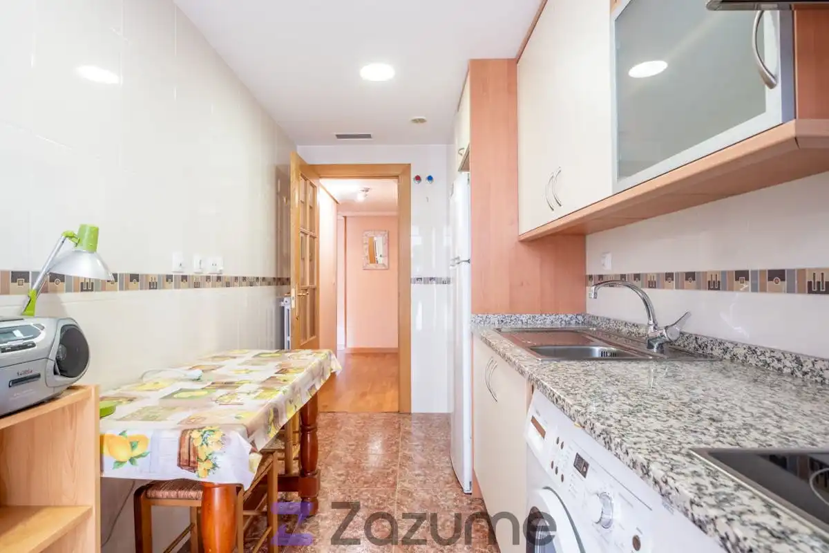 Küche von Wohnung zur Miete in Zaragoza mit Klimaanlage, Heizung und Parkett