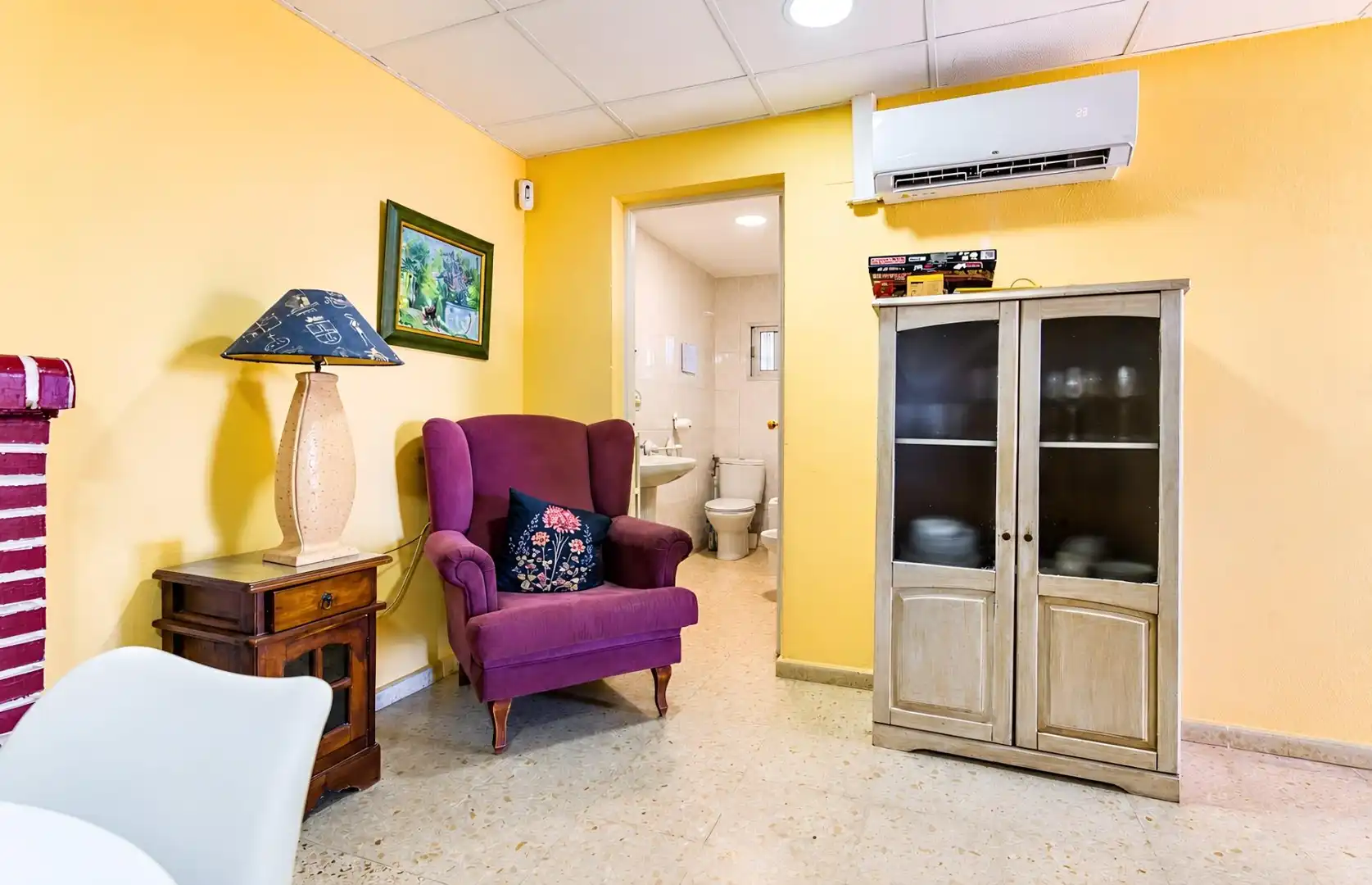Sala d'estar de Casa o xalet en venda en Chiclana de la Frontera amb Aire condicionat, Jardí privat i Terrassa