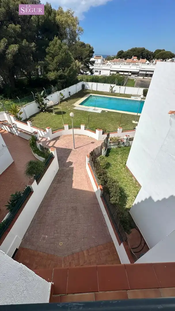 Exterior view of Flat for sale in Conil de la Frontera  with Terrace, Furnished and Community pool
