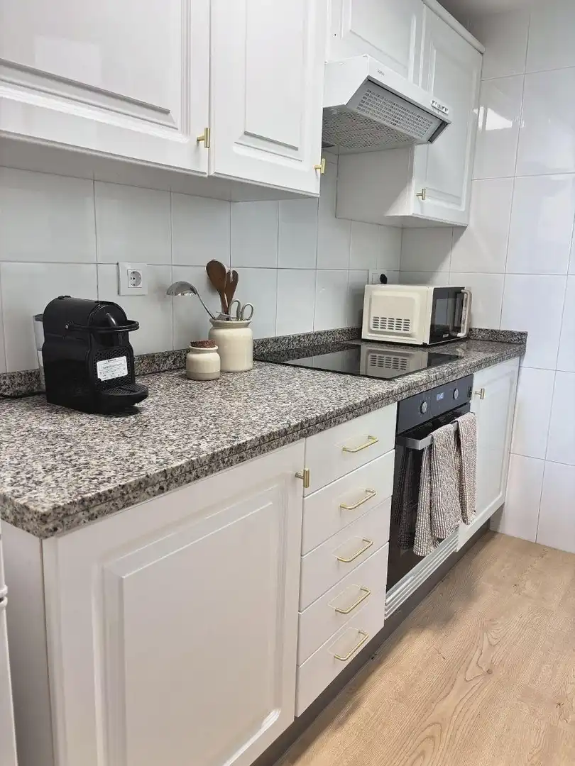 Cocina de Apartamento de alquiler en Alboraya con Aire acondicionado, Terraza y Amueblado