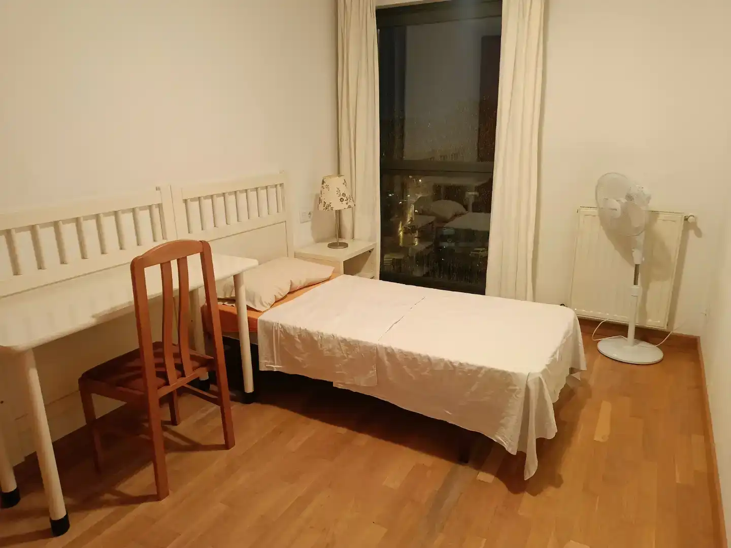 Bedroom of Flat for share in  Pamplona / Iruña  with Parquet flooring, Furnished and Oven