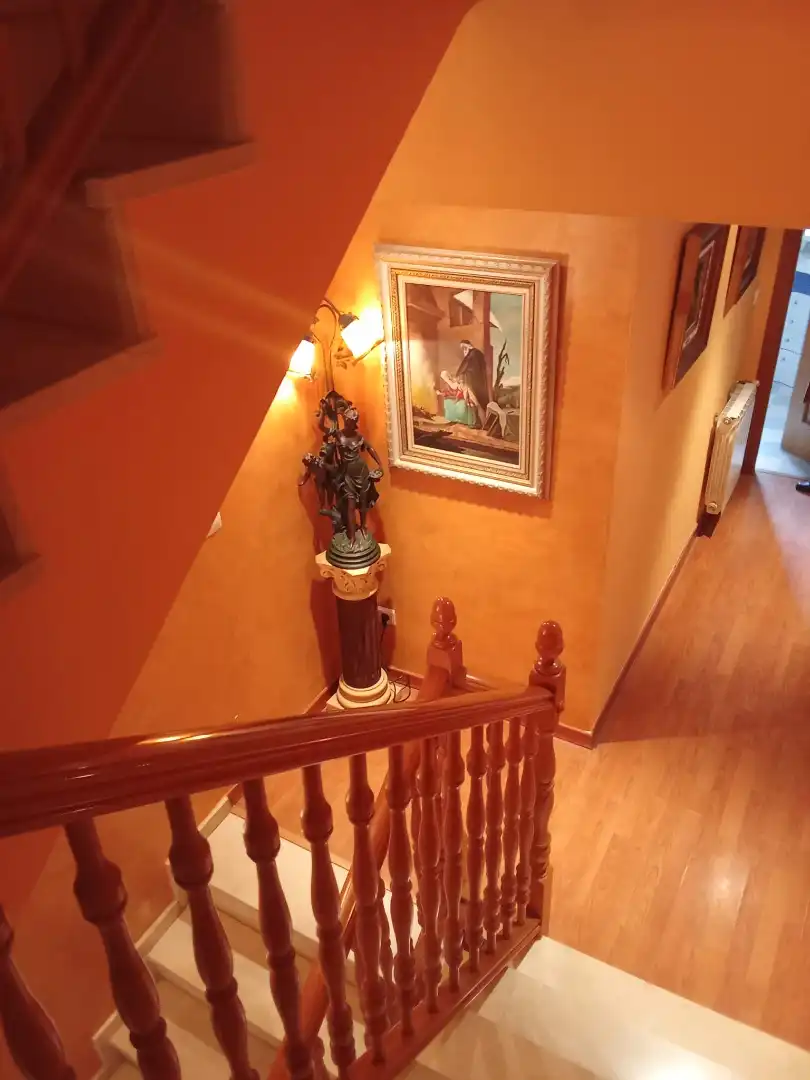 Einfamilien-Reihenhaus zum Verkauf in Sedaví mit Klimaanlage, Terrasse und Balkon