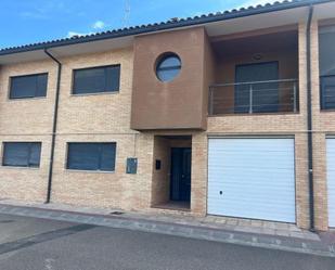 Vista exterior de Casa o xalet en venda en Alfajarín amb Aire condicionat, Terrassa i Balcó