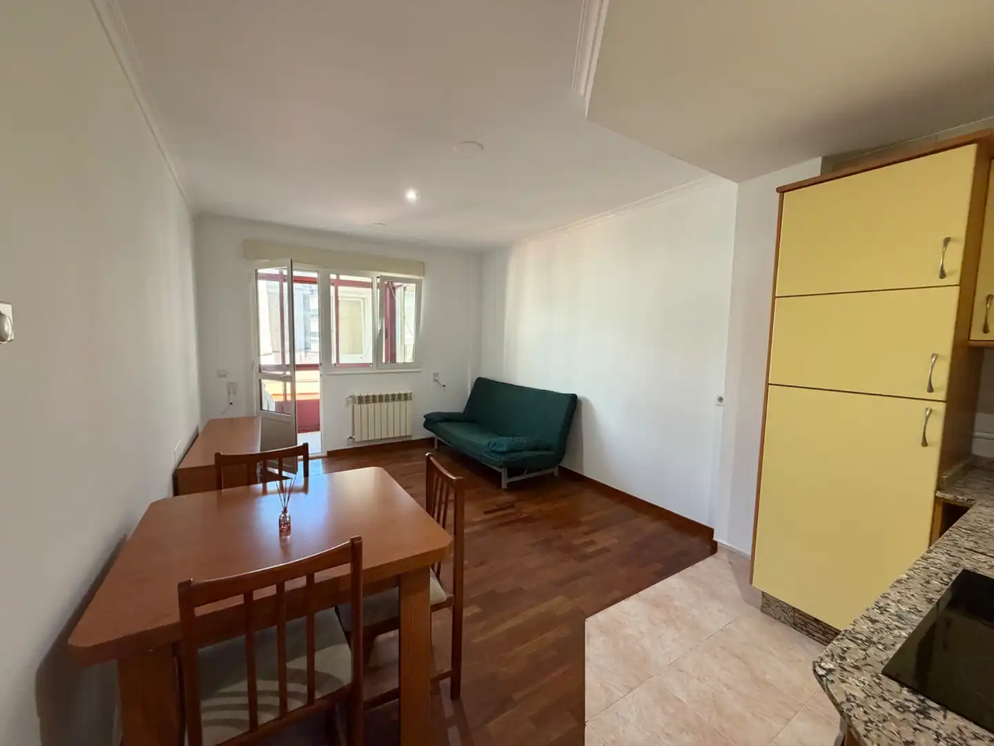 Sala de estar de Apartamento de alquiler en Lugo con Calefacción, Parquet y Trastero