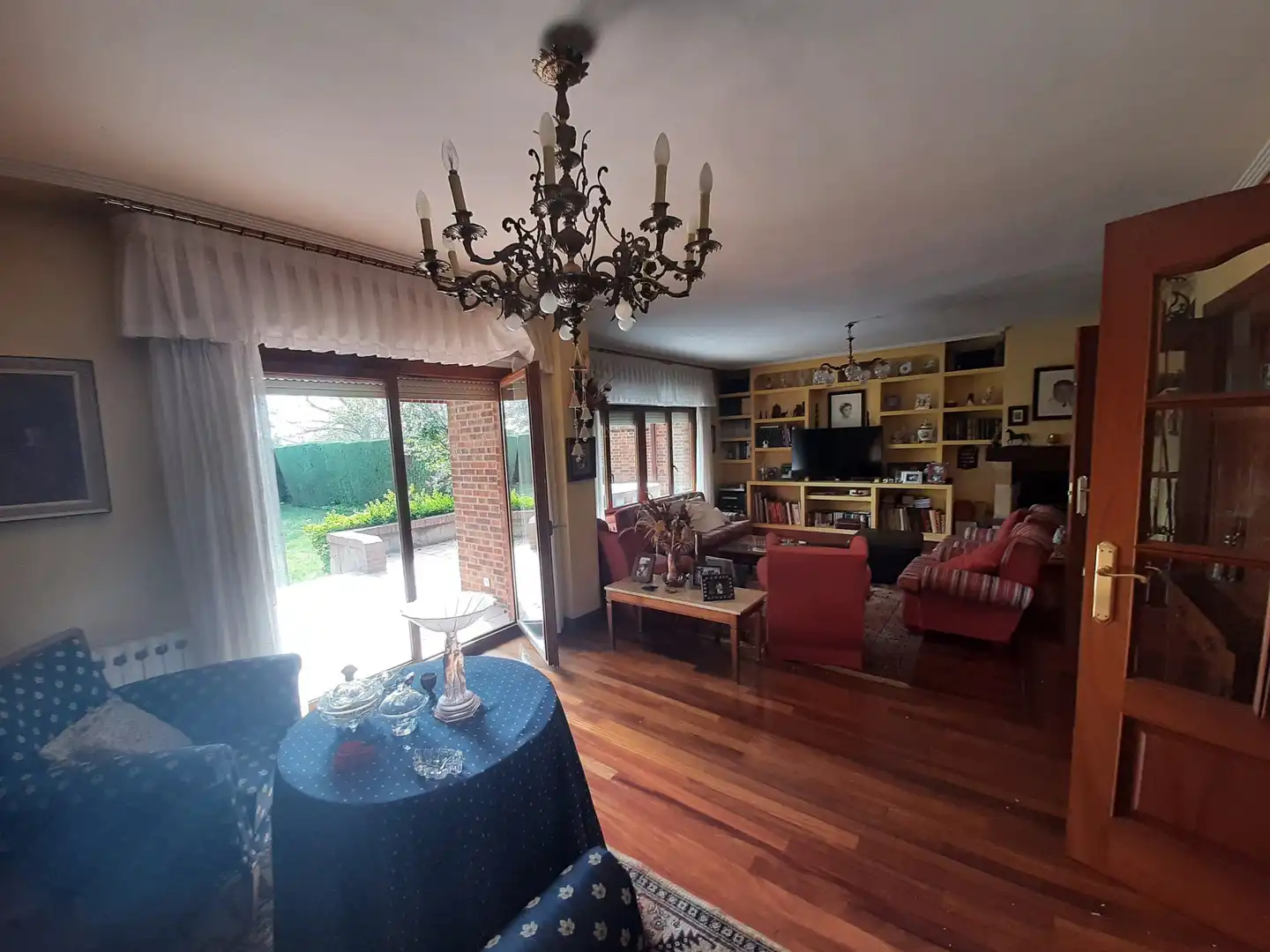 Sala de estar de Casa adosada en venta en Villaquilambre con Calefacción, Jardín privado y Terraza
