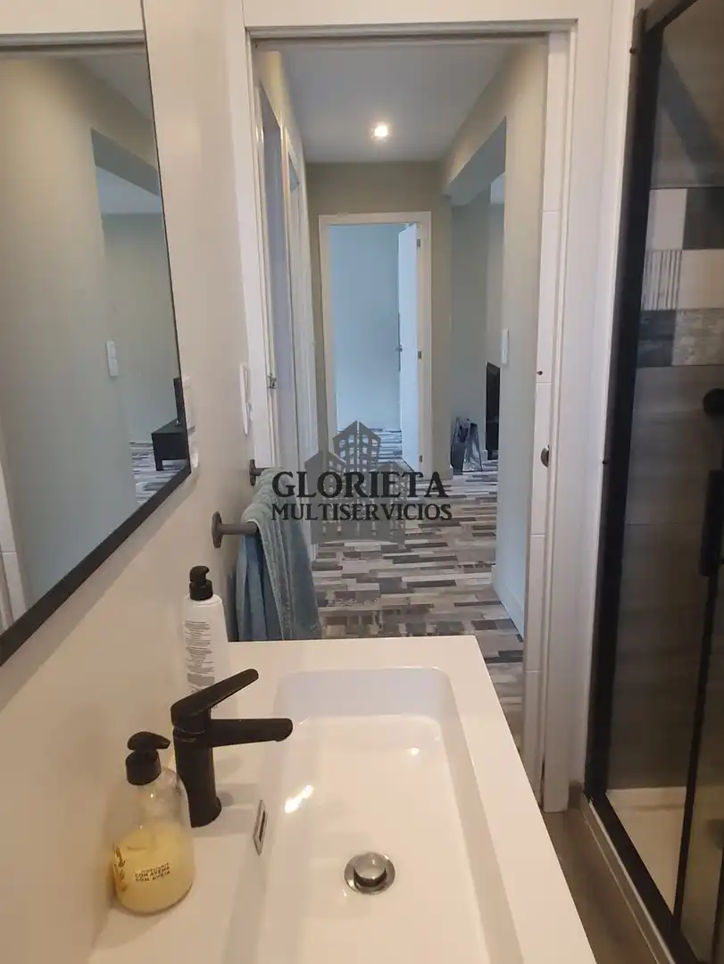 Baño de Piso en venta en Vigo  con Calefacción, Jardín privado y Amueblado