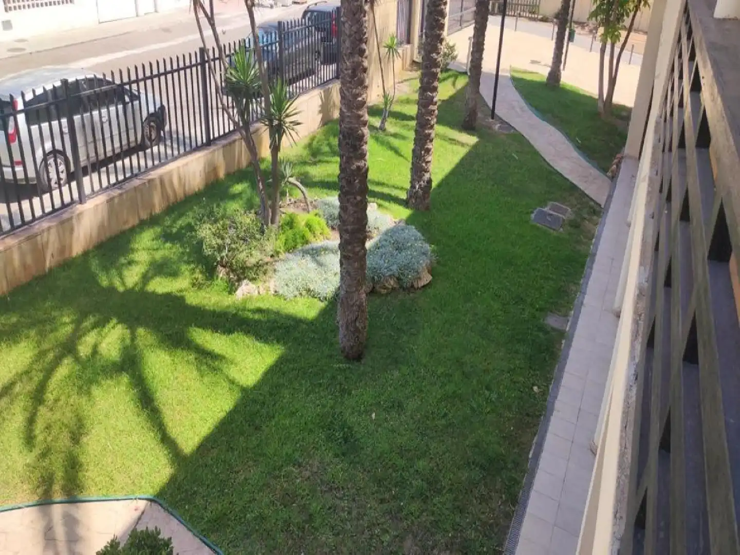 Vista exterior de Piso en venta en Almería con Trastero y Piscina comunitaria