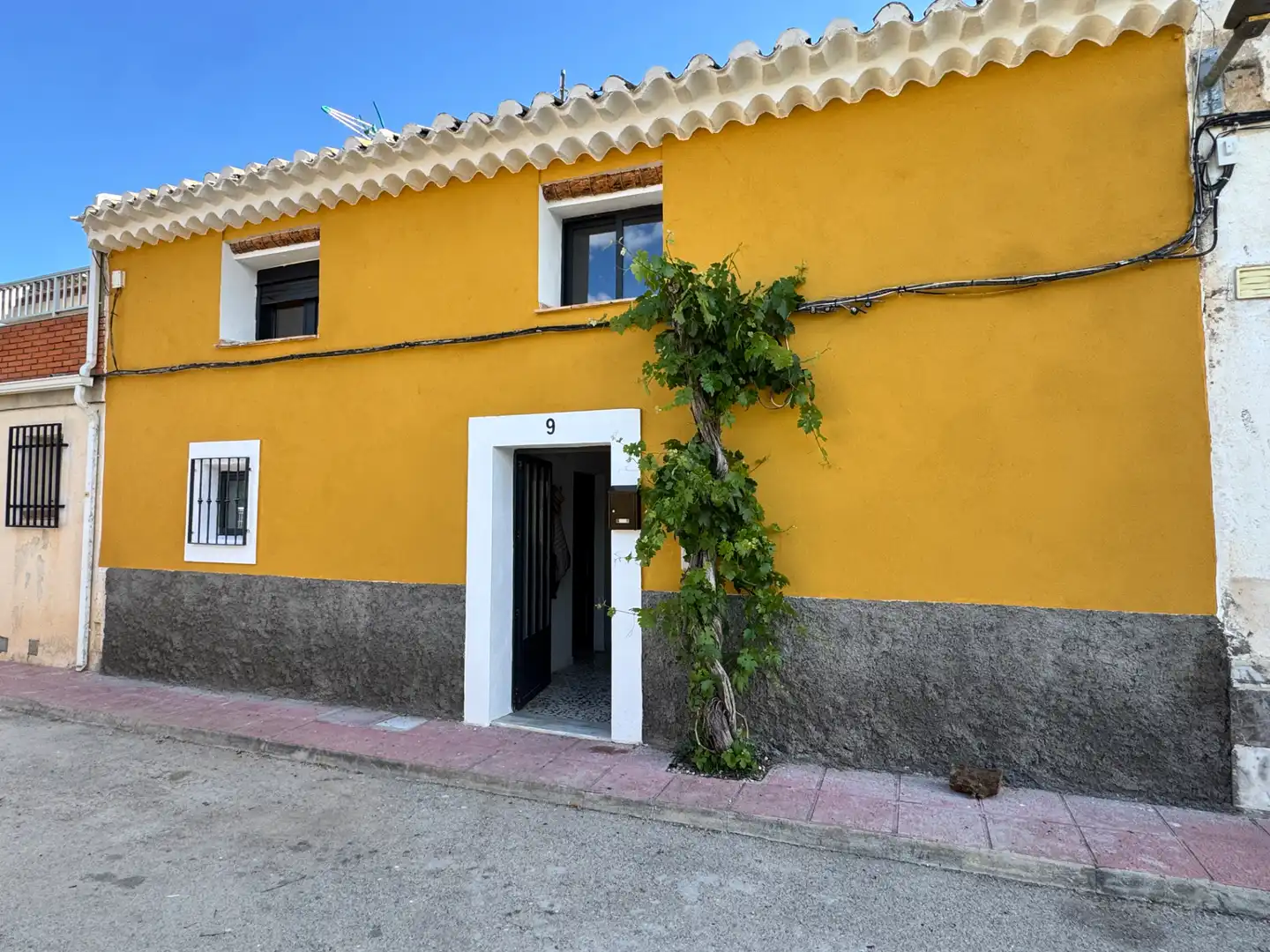 Exterior view of Houses for sale in Cehegín  with Air Conditioner, Private garden and Storage room