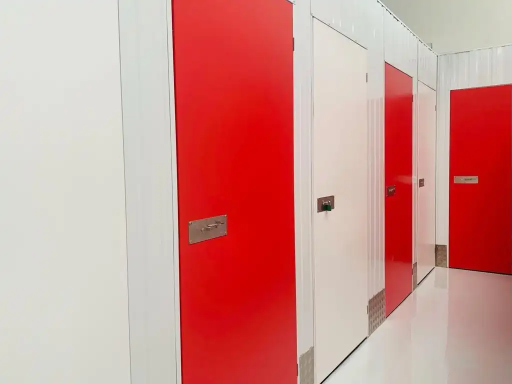 Commercial properties for rent in Cornellà de Llobregat  with Alarm