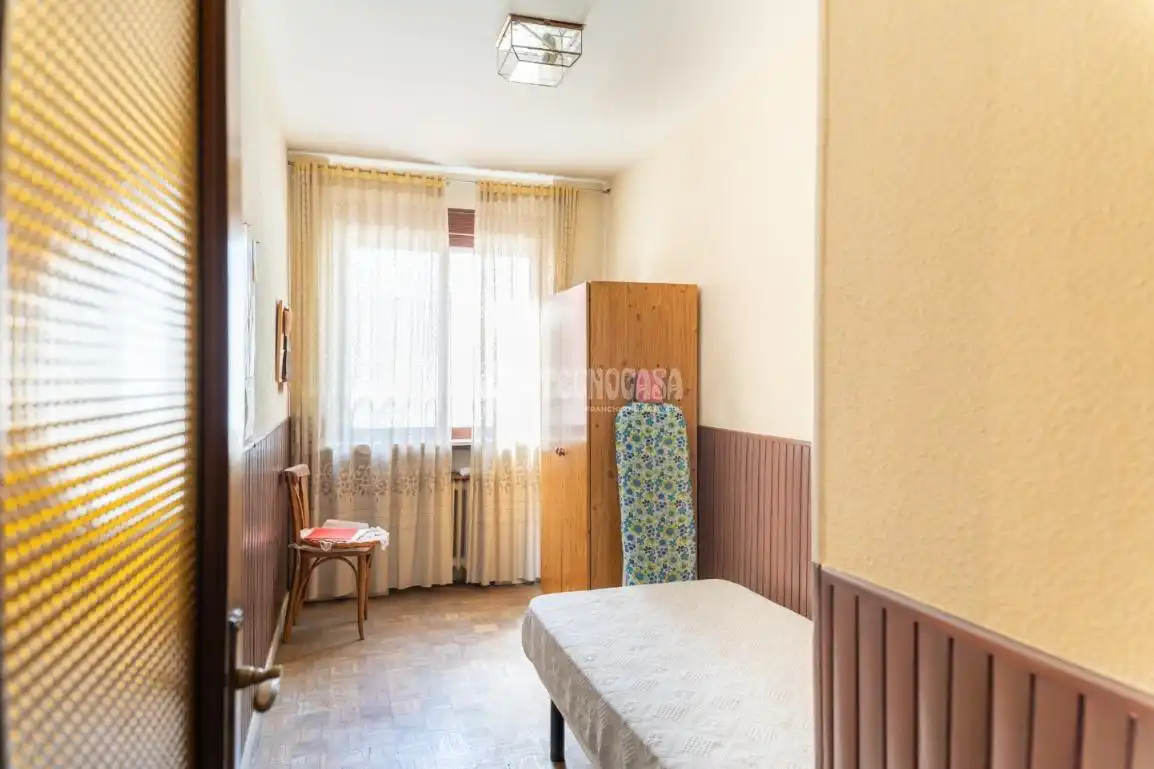 Habitación de Piso en venta en Madrid con Calefacción y Terraza
