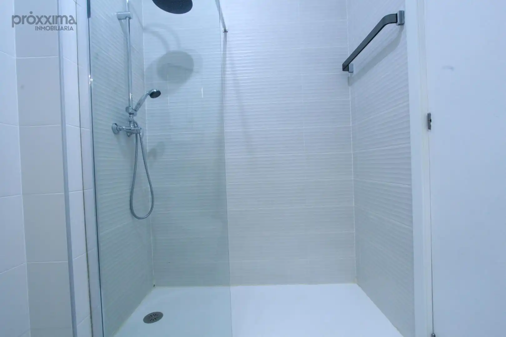 Baño de Piso de alquiler en Sevilla con Aire acondicionado, Terraza y Balcón