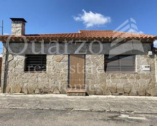 Vista exterior de Casa adosada en venda en Santo Domingo-Caudilla amb Calefacció