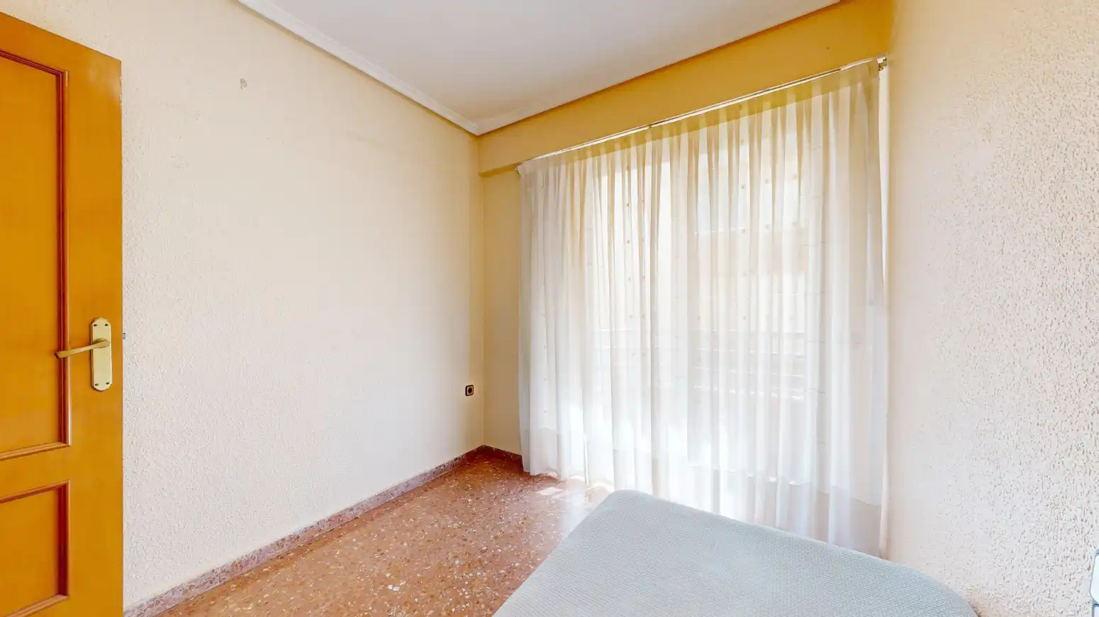 Habitación de Piso en venta en Torrent con Balcón
