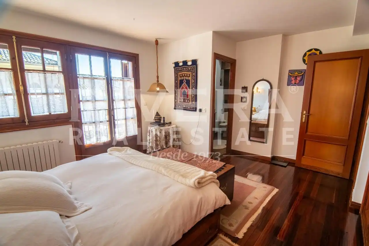Habitación de Casa o chalet en venta en Vigo  con Calefacción, Jardín privado y Terraza