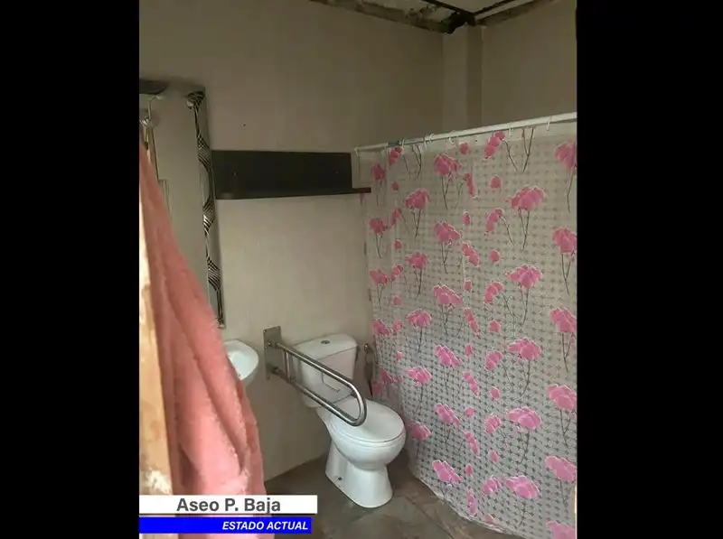 Bany de Casa o xalet en venda en Churriana de la Vega amb Terrassa i Traster