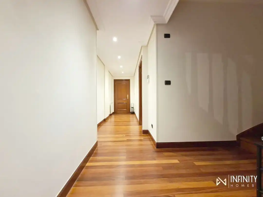 Maisonette zur Miete in Bilbao  mit Heizung, Privatgarten und Terrasse