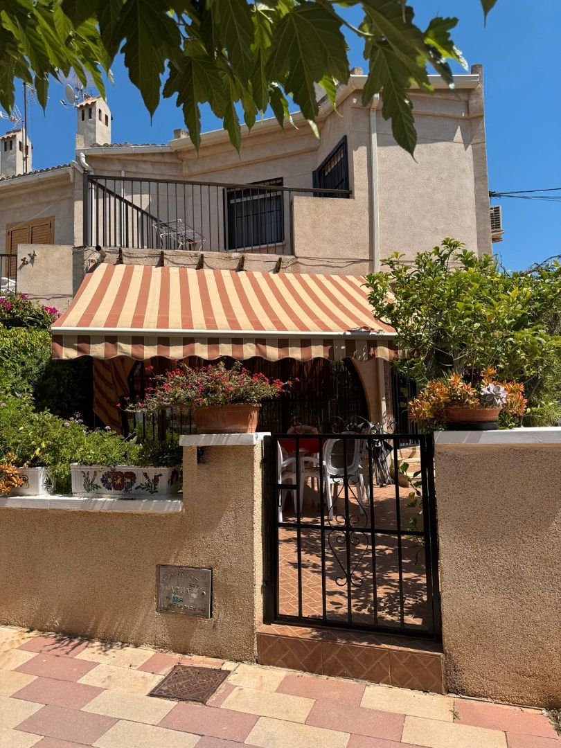 Terrace of Single-family semi-detached for sale in Guardamar del Segura  with Air Conditioner, Heating and Private garden