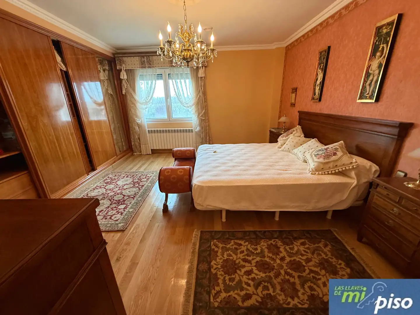 Dormitori de Casa o xalet en venda en Santovenia de Pisuerga amb Calefacció, Jardí privat i Parquet