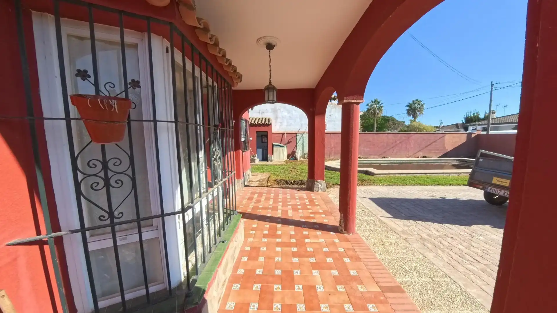Exterior view of Houses for sale in Chiclana de la Frontera  with Swimming Pool