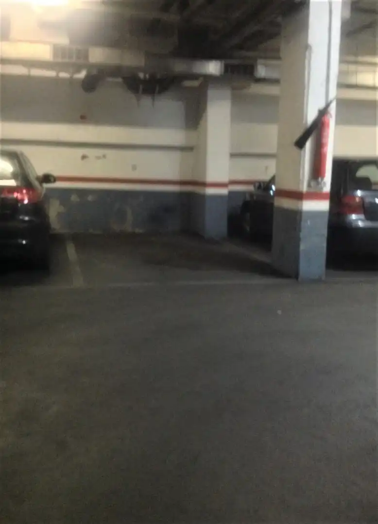 Garage zur Miete in Carrer del Comte Borrell, Sant Antoni