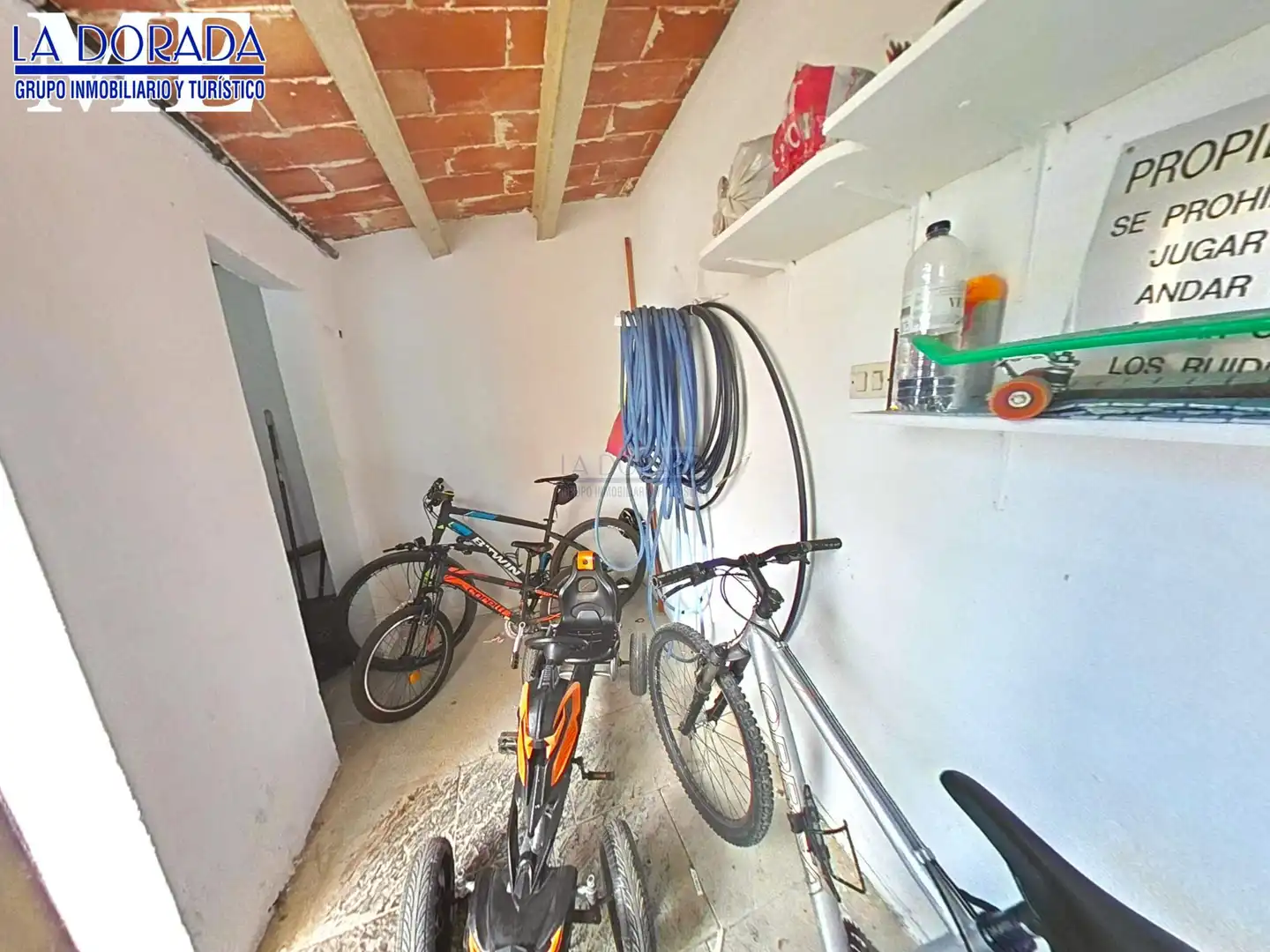 Parking de Piso en venta en Mont-roig del Camp con Trastero, Amueblado y Balcón