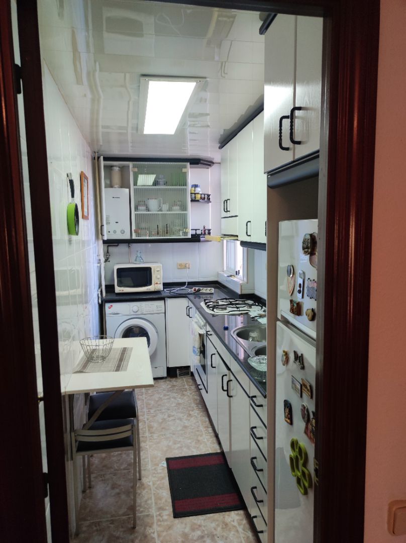 Cocina de Piso en venta en L'Hospitalet de Llobregat con Aire acondicionado, Horno y Microondas