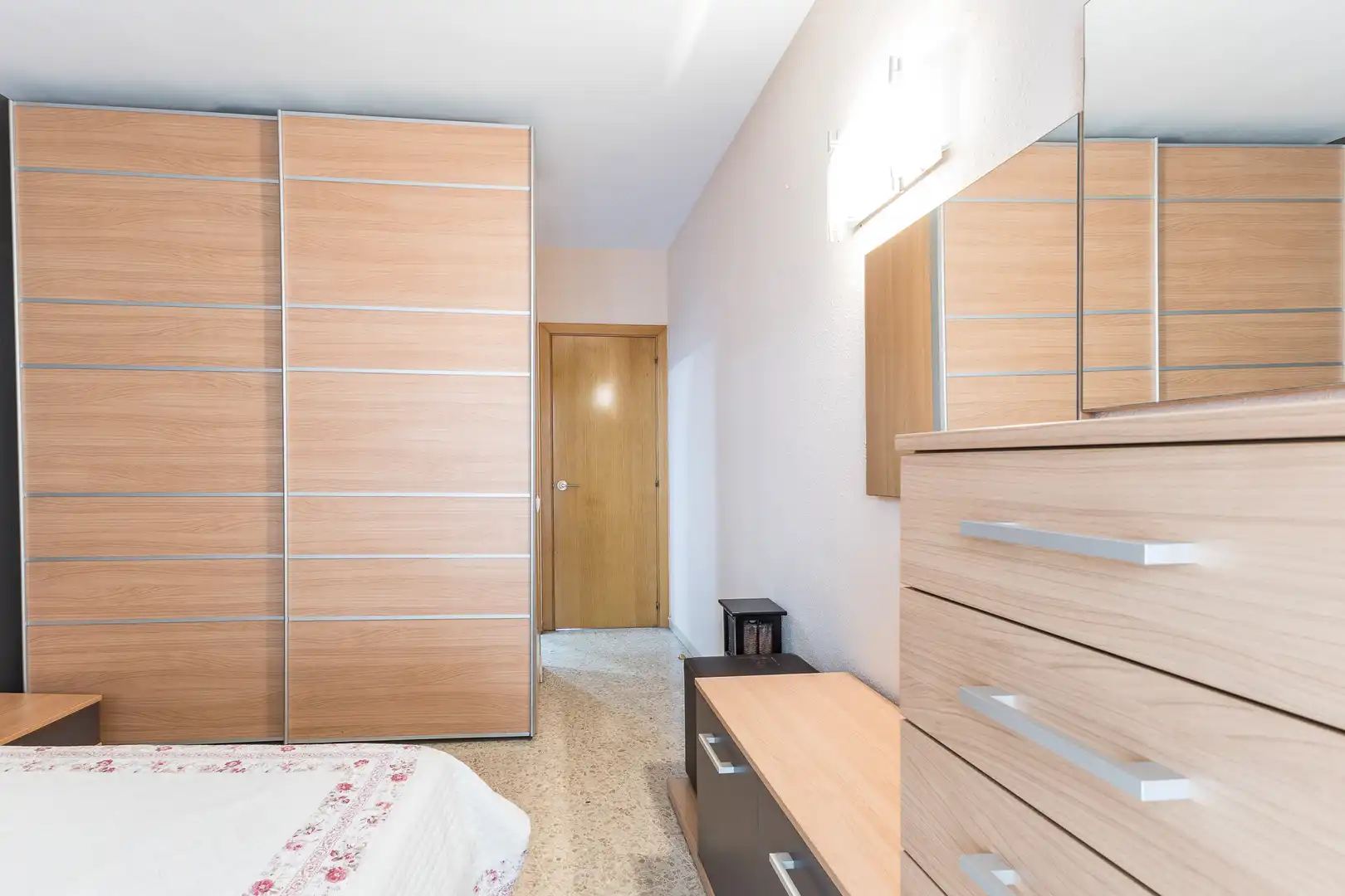 Schlafzimmer von Wohnung zum Verkauf in Barcelona mit Klimaanlage, Heizung und Terrasse