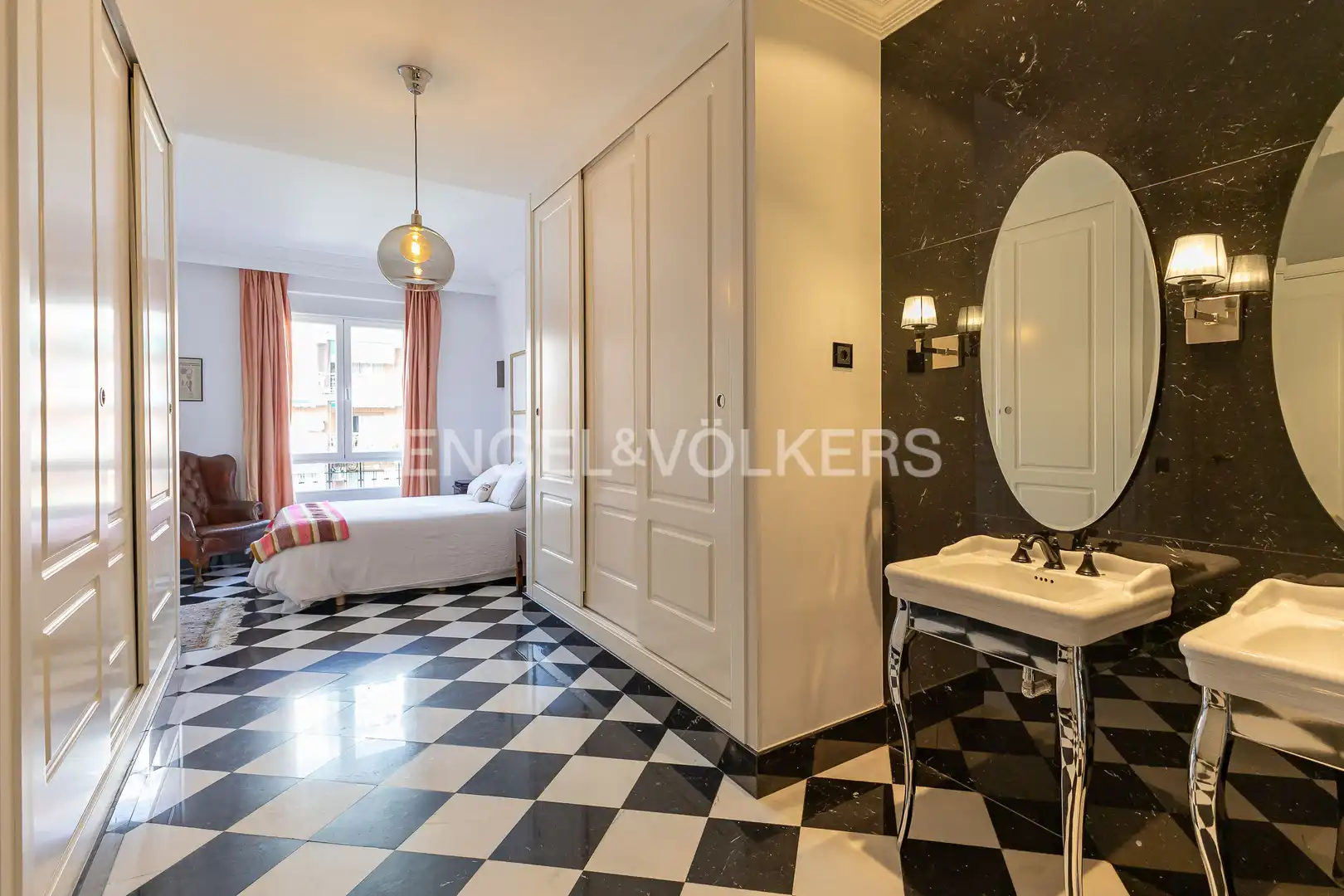 Bedroom of Flat for sale in Madrid  with Air Conditioner, Heating and Parquet flooring