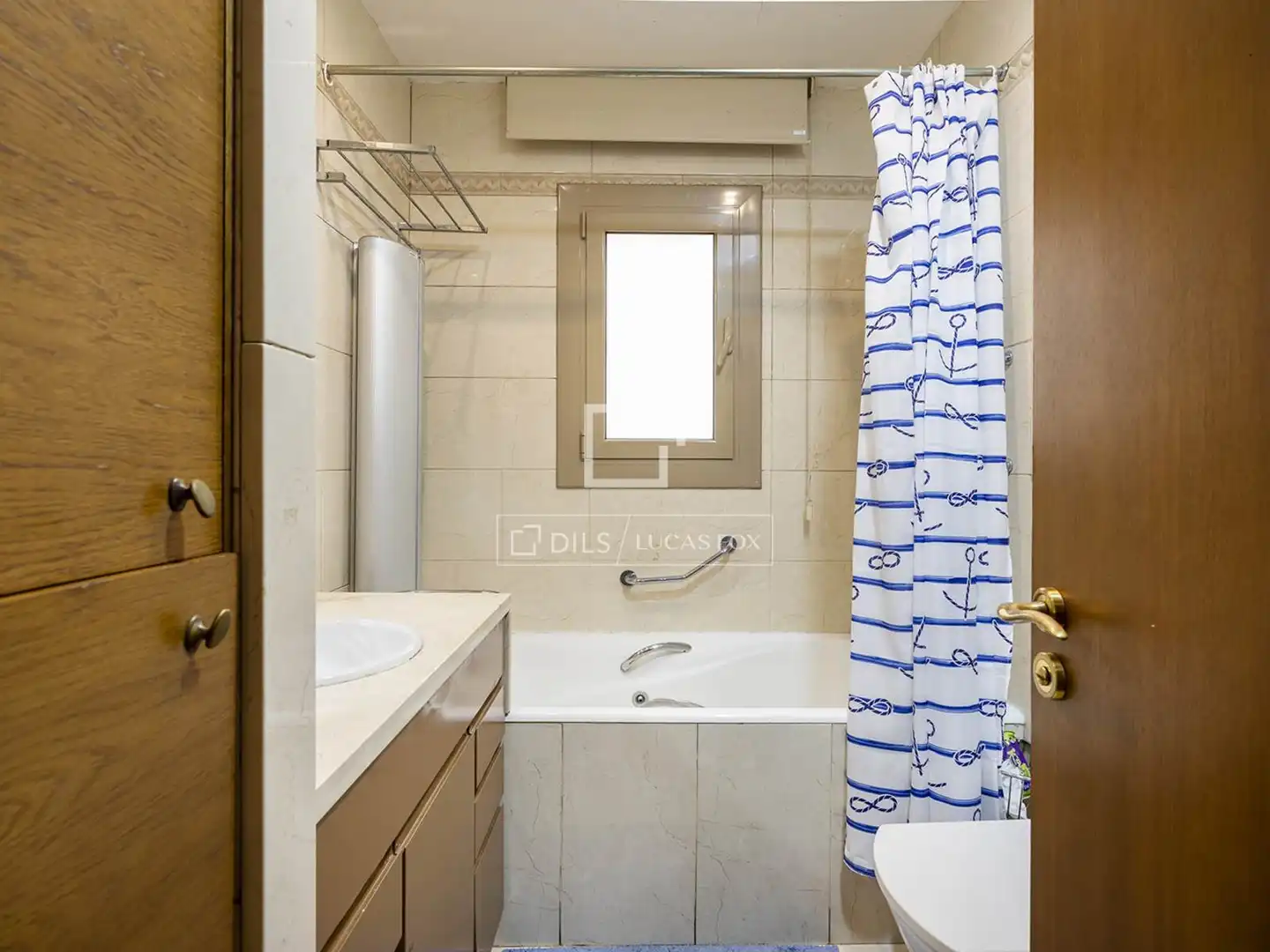 Bathroom of Flat for sale in Barcelona  with Air Conditioner, Heating and Terrace