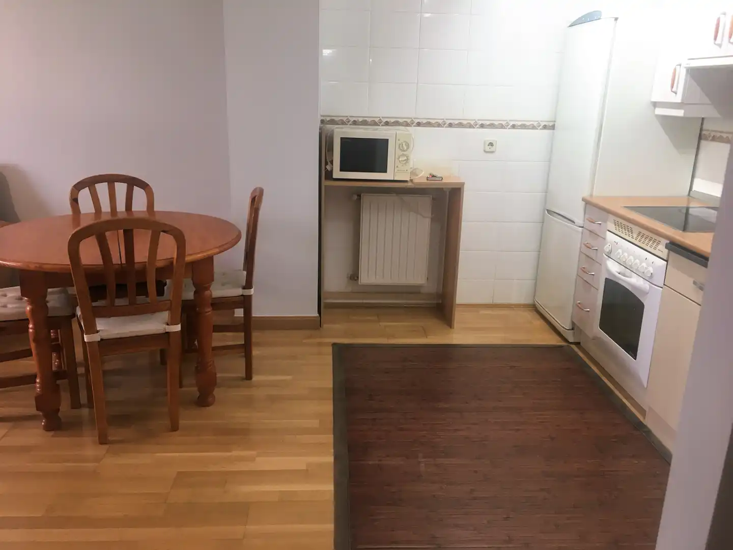 Cocina de Apartamento de alquiler en Pozuelo de Alarcón con Calefacción, Parquet y Terraza