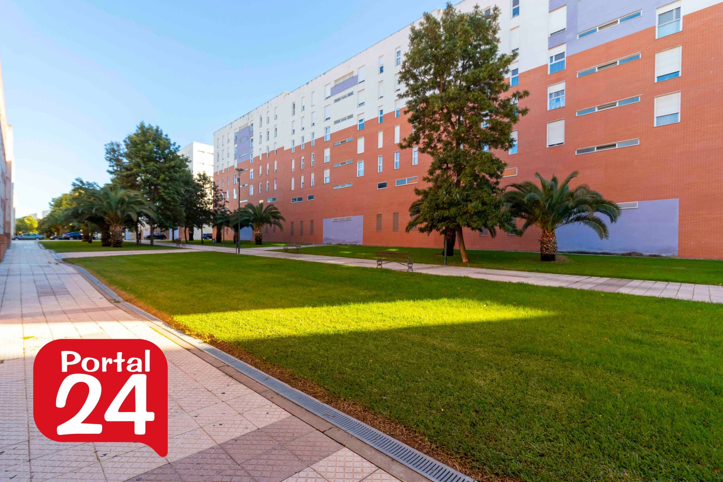 Exterior view of Flat for sale in Badajoz Capital  with Air Conditioner